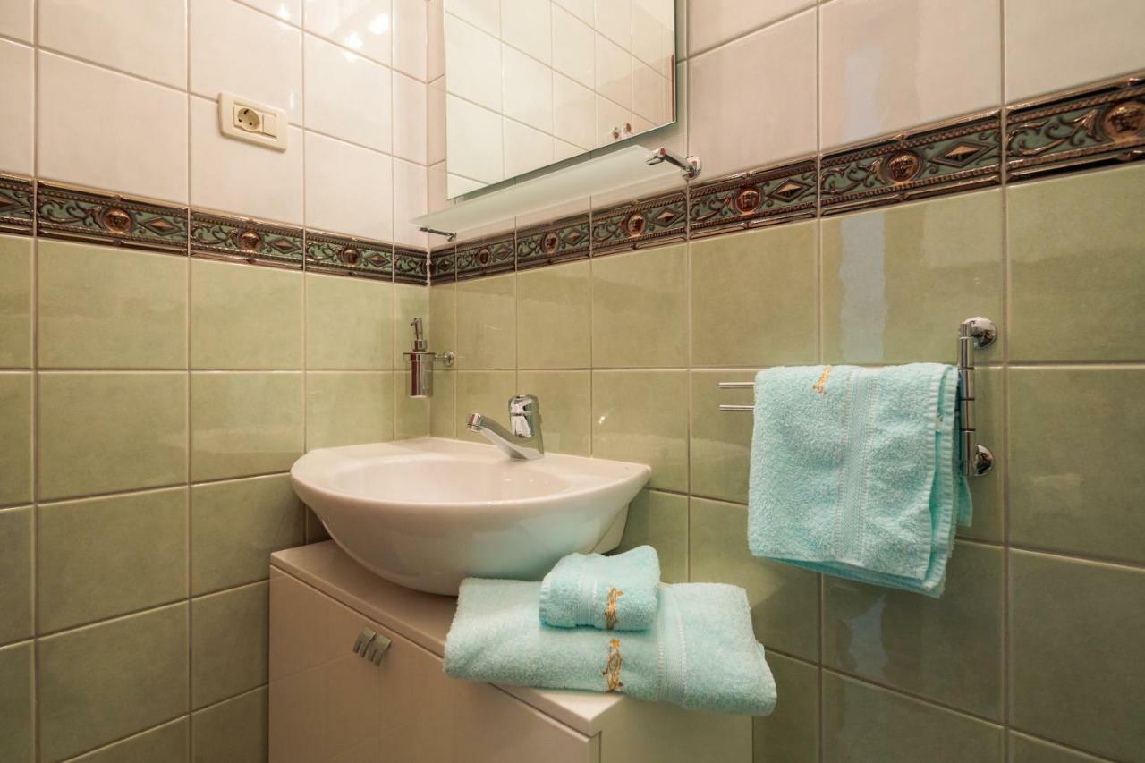Seaside Apartment Gold 1Row สปลิท ภายนอก รูปภาพ