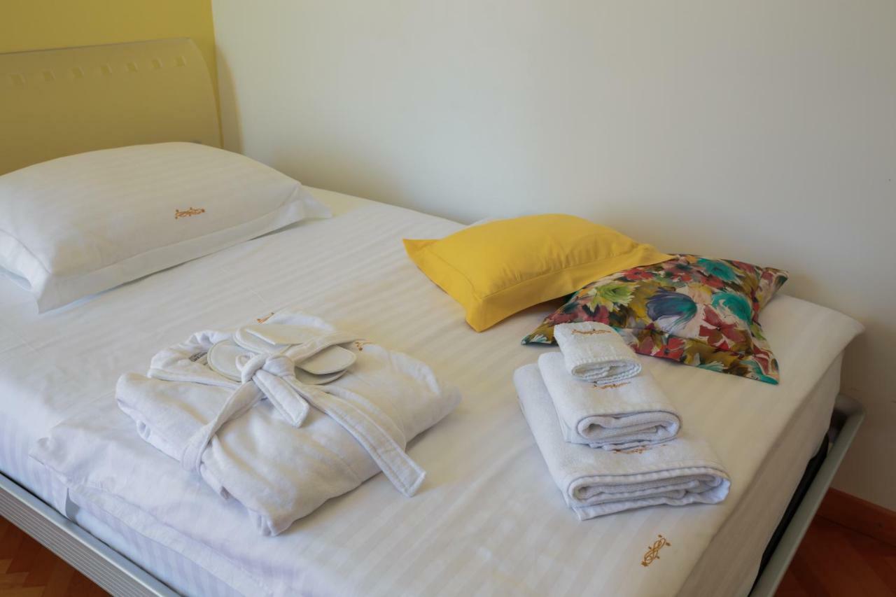 Seaside Apartment Gold 1Row สปลิท ภายนอก รูปภาพ